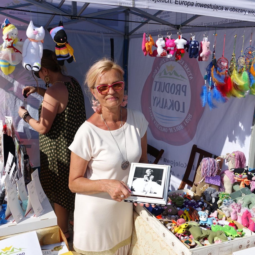 66048236_316439732574016_7919079916048482304_o